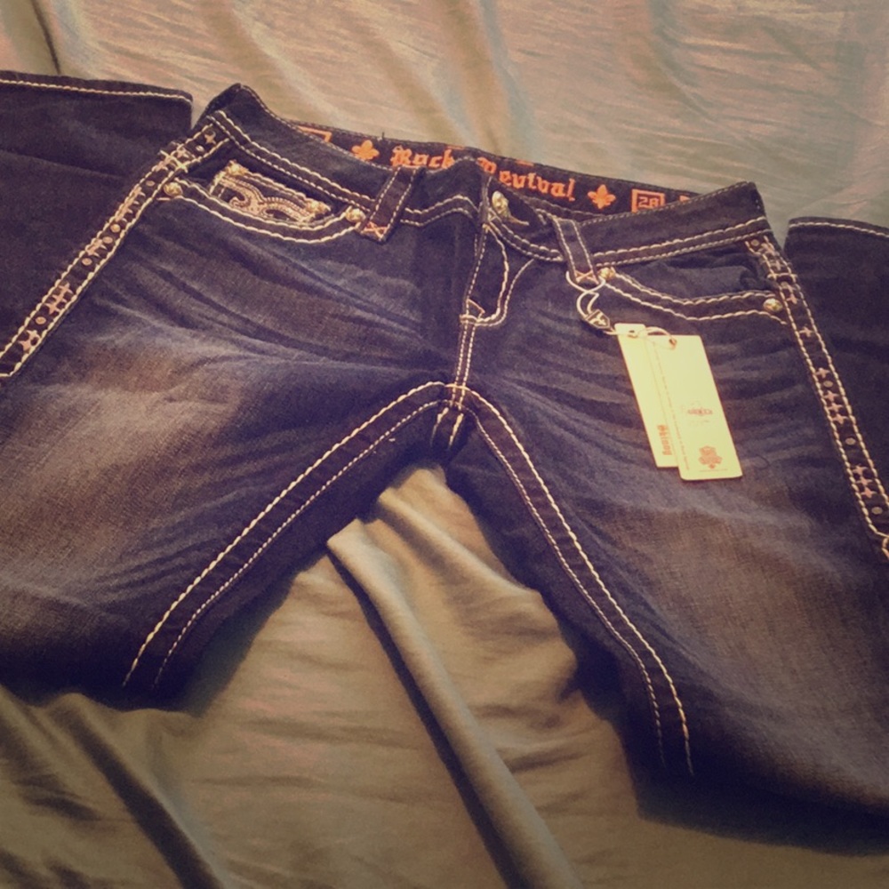 NEW WITH TAGS ROCK REVIVAL SKINNY - Picture 2 of 6